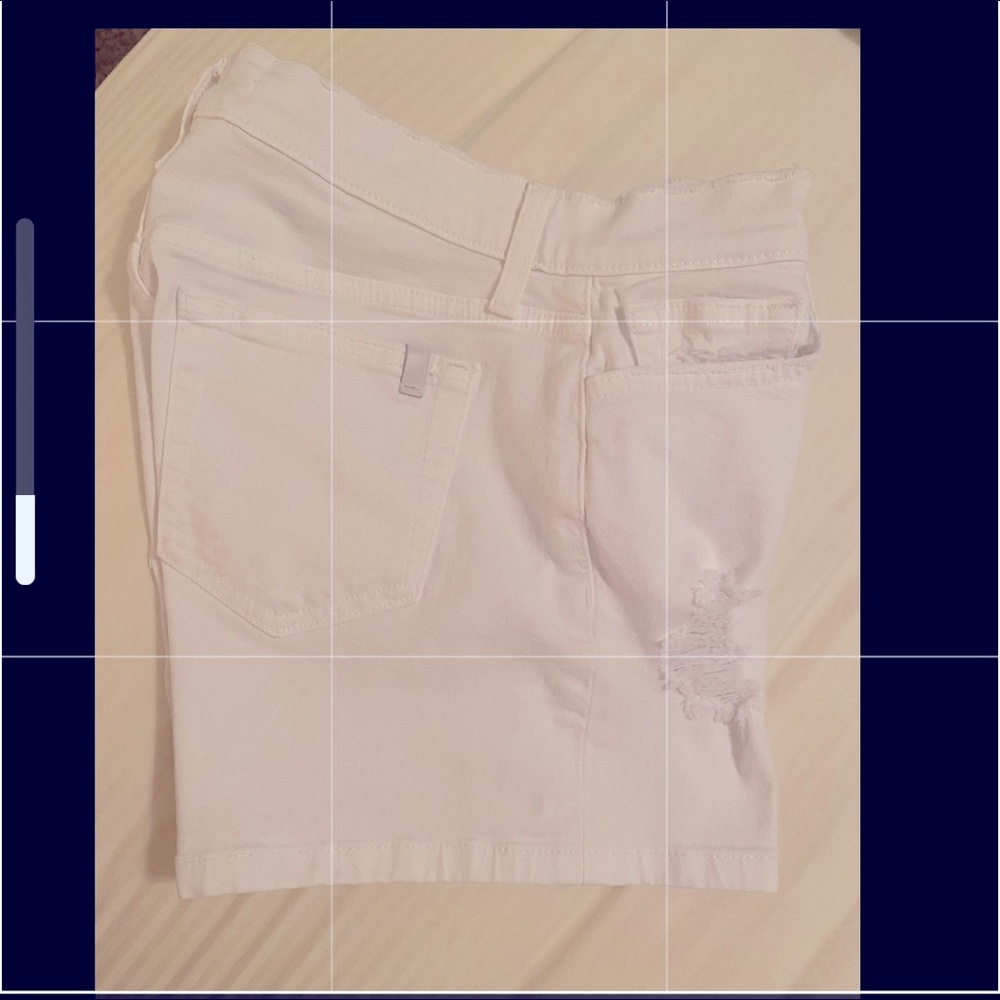 Joe’s White Shorts Sz W26 💃🤩🌷